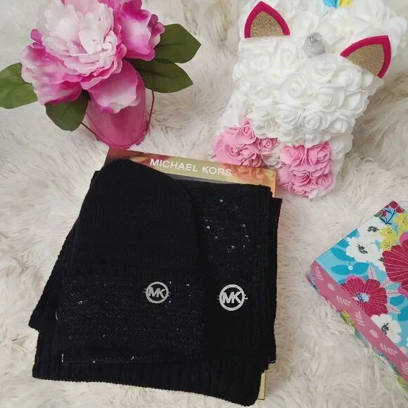 MICHAEL KORS Scarf & Hat Set sequin embellished gift box NWT - Picture 2 of 4